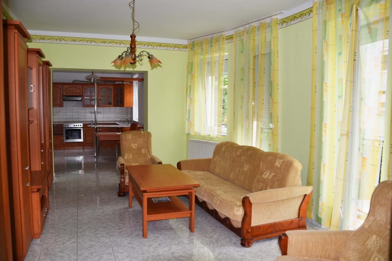 Pilikan Apartments Lenti Εξωτερικό φωτογραφία